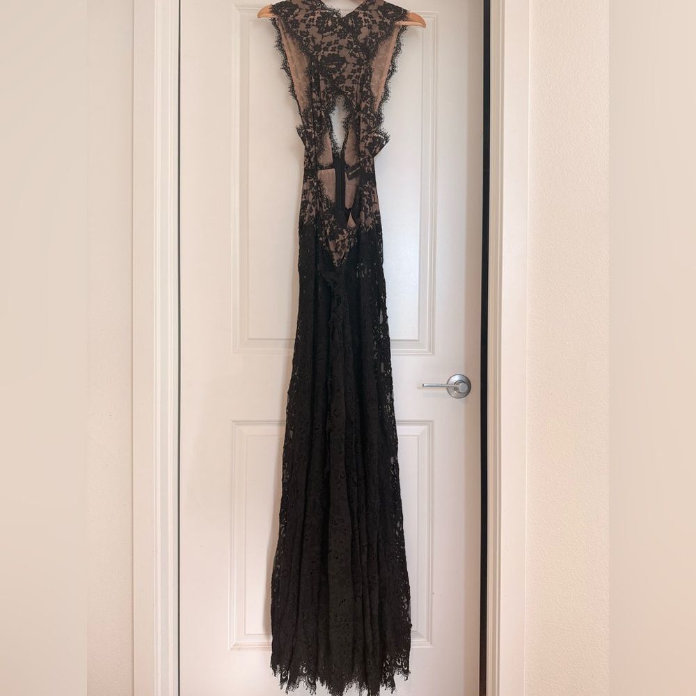 NWOT BRONX AND BANCO Naia Chic Black Lace Sheer Cutout Gown - Picture 7 of 12